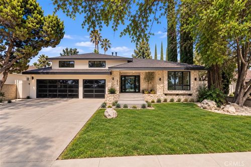 23921 Berdon St, Woodland Hills, CA, 91367-5709 | Card Image