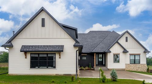 24024 185th St, Bettendorf, IA, 52722 | Card Image