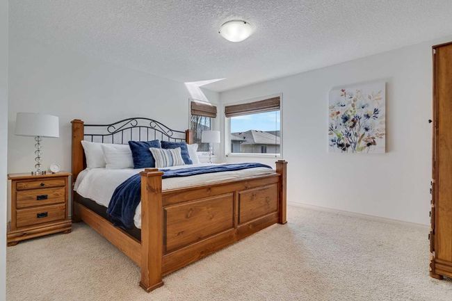 686 Chaparral Dr Se, House other with 5 bedrooms, 4 bathrooms and 4 parking in Calgary AB | Image 30