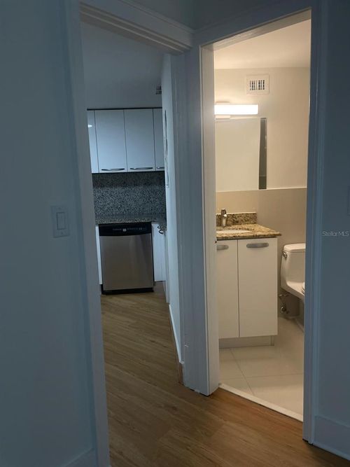 apt-1202-999 Brickell Bay Dr, Miami, FL, 33131-2931 | Card Image