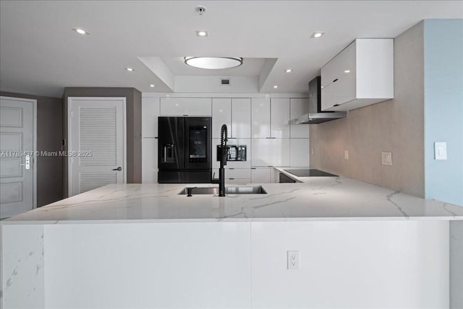 UNIT-1202 - 200 Sunny Isles Blvd, Condo with 3 bedrooms, 2 bathrooms and null parking in Sunny Isles Beach FL | Image 28