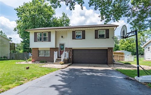 3445 Greenview Dr, Decatur, IL, 62521-9008 | Card Image