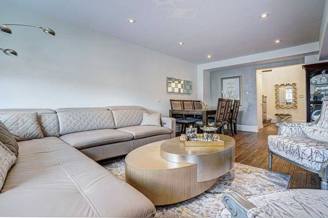 60 Dawlish Ave, House other with 4 bedrooms, 4 bathrooms and 4 parking in Aurora ON | Image 8