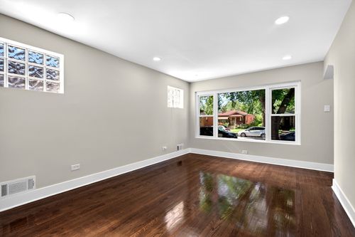 114 W 126th Pl, CHICAGO, IL, 60628-7311 | Card Image