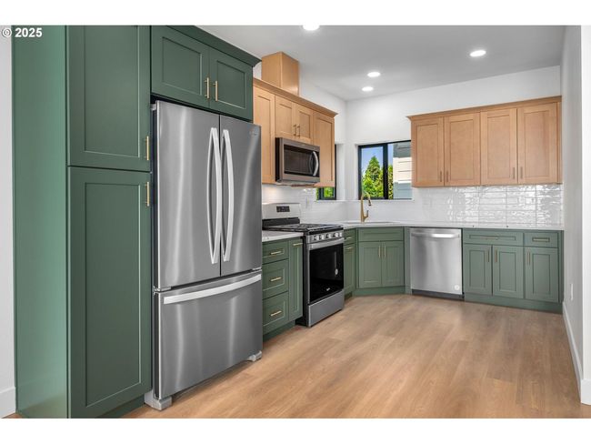 10731 Ne Fremont St, Condo with 4 bedrooms, 4 bathrooms and 1 parking in Portland OR | Image 18