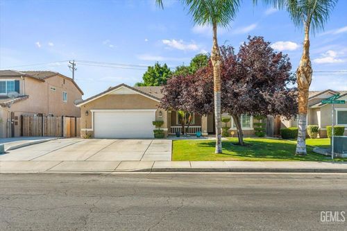 10711 Pleasant Valley Dr, Bakersfield, CA, 93311-9154 | Card Image