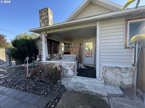 440 W Riverside St, Heppner, OR, 97836-2053 | Card Image