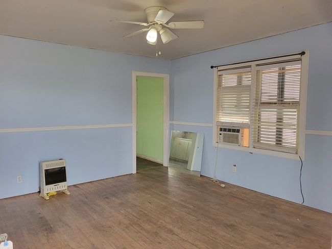 13 E 18 Th St, House other with 2 bedrooms, 1 bathrooms and null parking in San Angelo TX | Image 4
