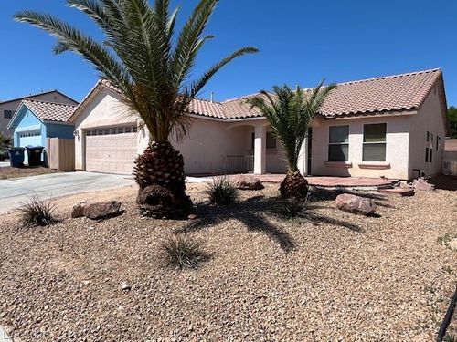 4039 Hollis St, North Las Vegas, NV, 89032-6155 | Card Image