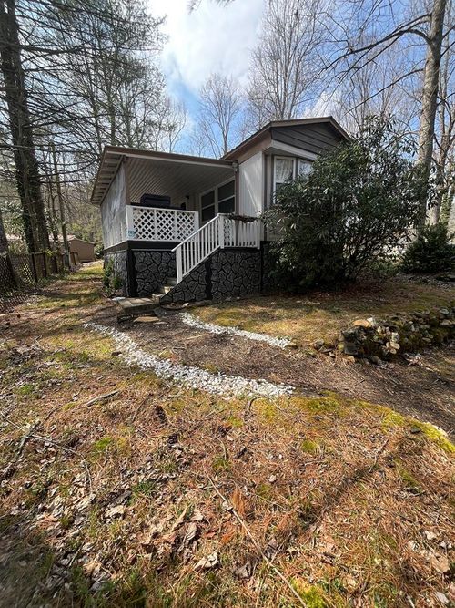 22 Leisure Woods Cir, Hiawassee, GA, 30546-5093 | Card Image