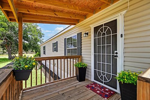 204 40th St, Horseshoe Bay, TX, 78657-6781 | Card Image