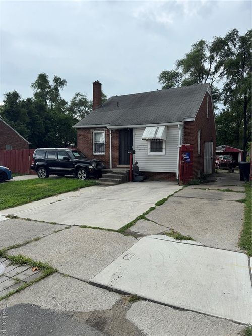 13469 Dwyer St, Detroit, MI, 48212-1358 | Card Image