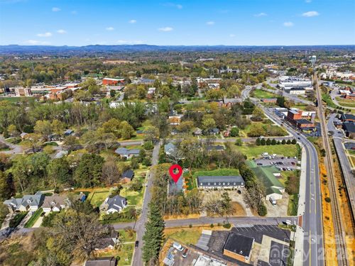 414 7th Street Ne, Hickory, NC, 28601 | Card Image