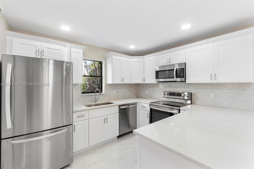 7744 Courtyard Run W, Boca Raton, FL, 33433-3012 | Card Image