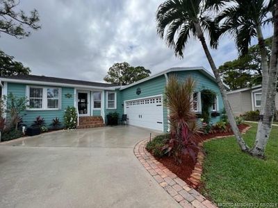 6453 S Ficus Lane, House other with 3 bedrooms, 2 bathrooms and 2 parking in Lantana FL | Image 1