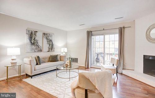 2-927 S Rolfe St, ARLINGTON, VA, 22204-4543 | Card Image