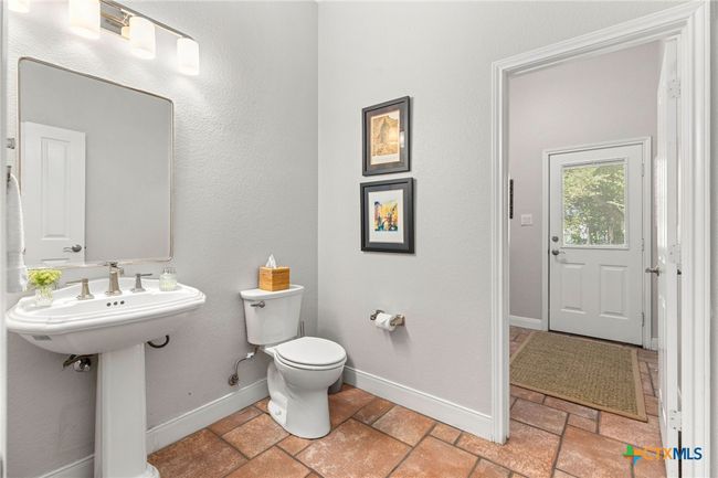 326 Red Bird Ln, House other with 4 bedrooms, 4 bathrooms and null parking in Kingsbury TX | Image 25
