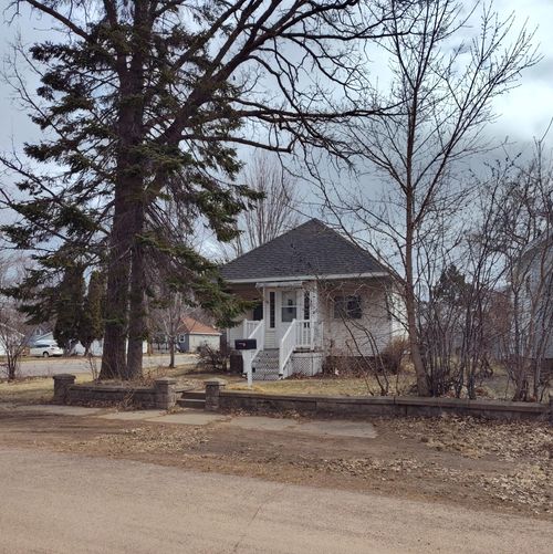 503 Franklin Ave, Crosby, MN, 56441-1218 | Card Image