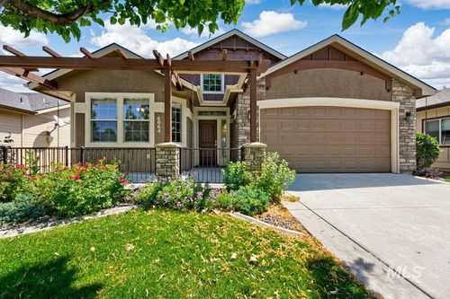 6064 N Saguaro Hills Ave, Meridian, ID, 83646-5963 | Card Image