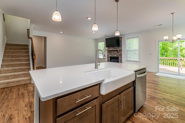 Island with farm sink | Image 27