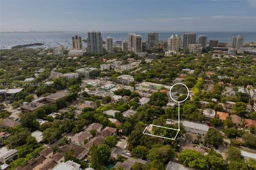 2952 Louise St, Coconut Grove, FL, 33133-3734 | Card Image