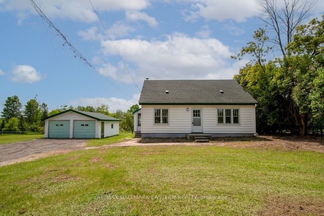 2449 Lansdowne St W, House other with 3 bedrooms, 1 bathrooms and 6 parking in Cavan Monaghan ON | Image 43