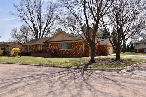907 25th Street, Spirit Lake, IA, 51360 | Card Image