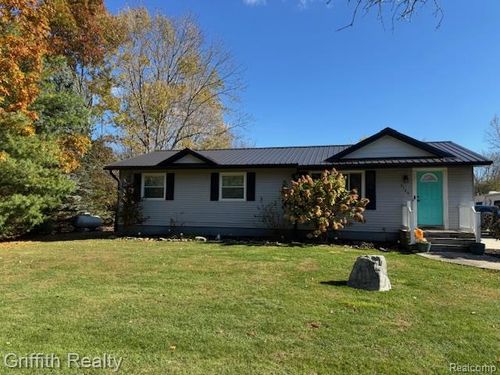 3148 Hogback Rd, Fowlerville, MI, 48836-8542 | Card Image