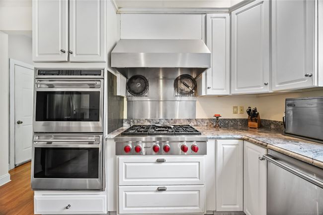 Gas Wolf Range and Double Oven | Image 11