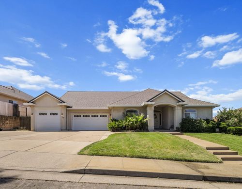 558 Fair Hill Dr, Redding, CA, 96003-5219 | Card Image
