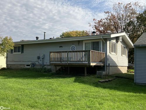 111 W Crescent Drive, Sheffield, IA, 50475 | Card Image
