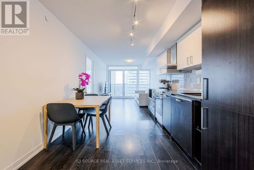 3005-125 Redpath Ave, Toronto, ON, M4S0B5 | Card Image