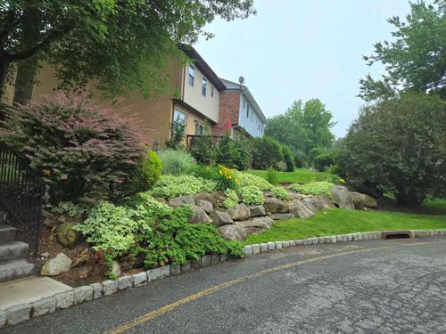 572 Lenape Ct, Suffern, NY, 10901-4135 | Card Image