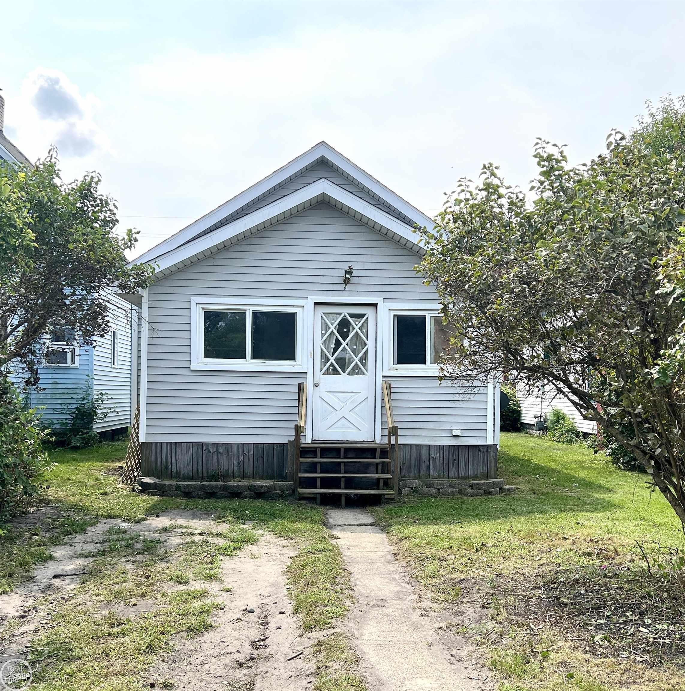 Goulden St, Port Huron, MI 48060