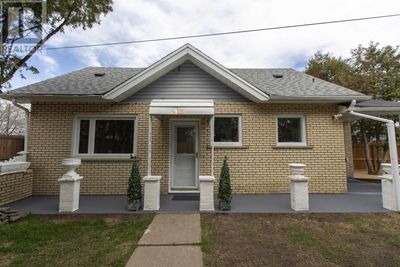 916 Simpson St, Home with 3 bedrooms, 2 bathrooms and null parking in Thunder Bay ON | Image 1