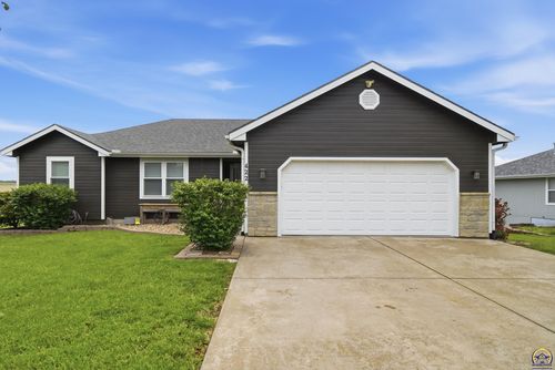 422 Prairie Bend Dr, Meriden, KS, 66512-9548 | Card Image