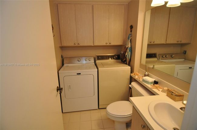 3317 - 3317 Sw Sunset Trace Cir, Townhouse with 2 bedrooms, 3 bathrooms and null parking in Palm City FL | Image 6