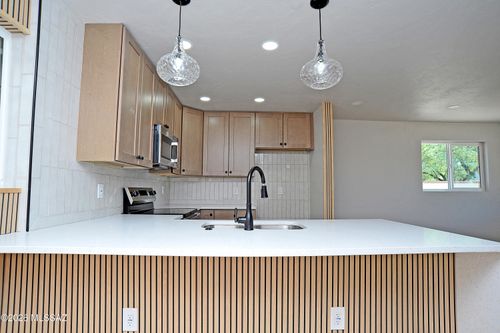 2758 N Dodge Boulevard, Tucson, AZ, 85716 | Card Image