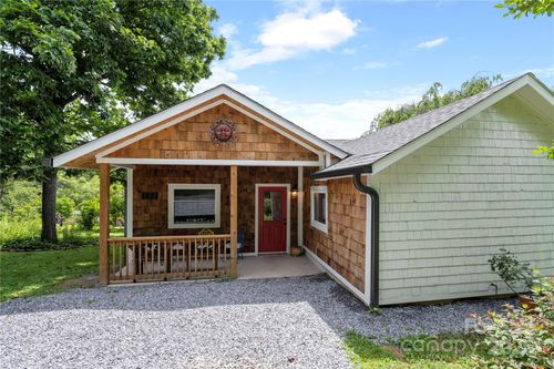 111 Altamahaw Ave, Black Mountain, NC, 28711-2701 | Card Image