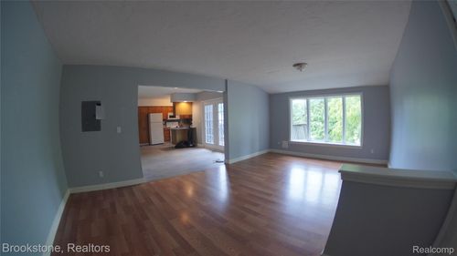 4-510 Pleasant St, Charlotte, MI, 48813-1912 | Card Image