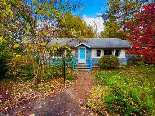 8 Beachview Ct, Hardyston, NJ, 07460-1203 | Card Image