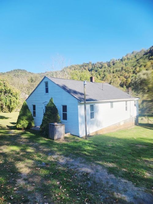 1444 Adria Rd, Tazewell, VA, 24651 | Card Image