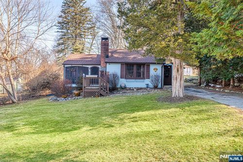 3 Hillspring Rd, Sparta, NJ, 07871-2213 | Card Image