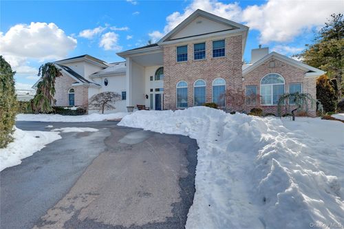 15 Pironi Ct, Woodbury, NY, 11797-1229 | Card Image