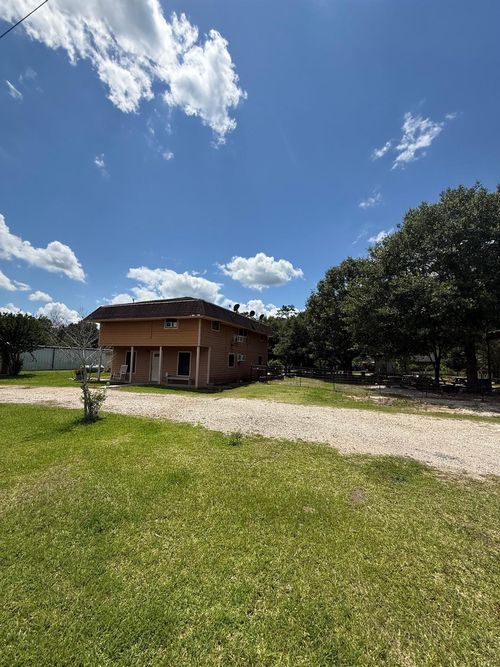 688 County Road 2097, Liberty, TX, 77575-6437 | Card Image