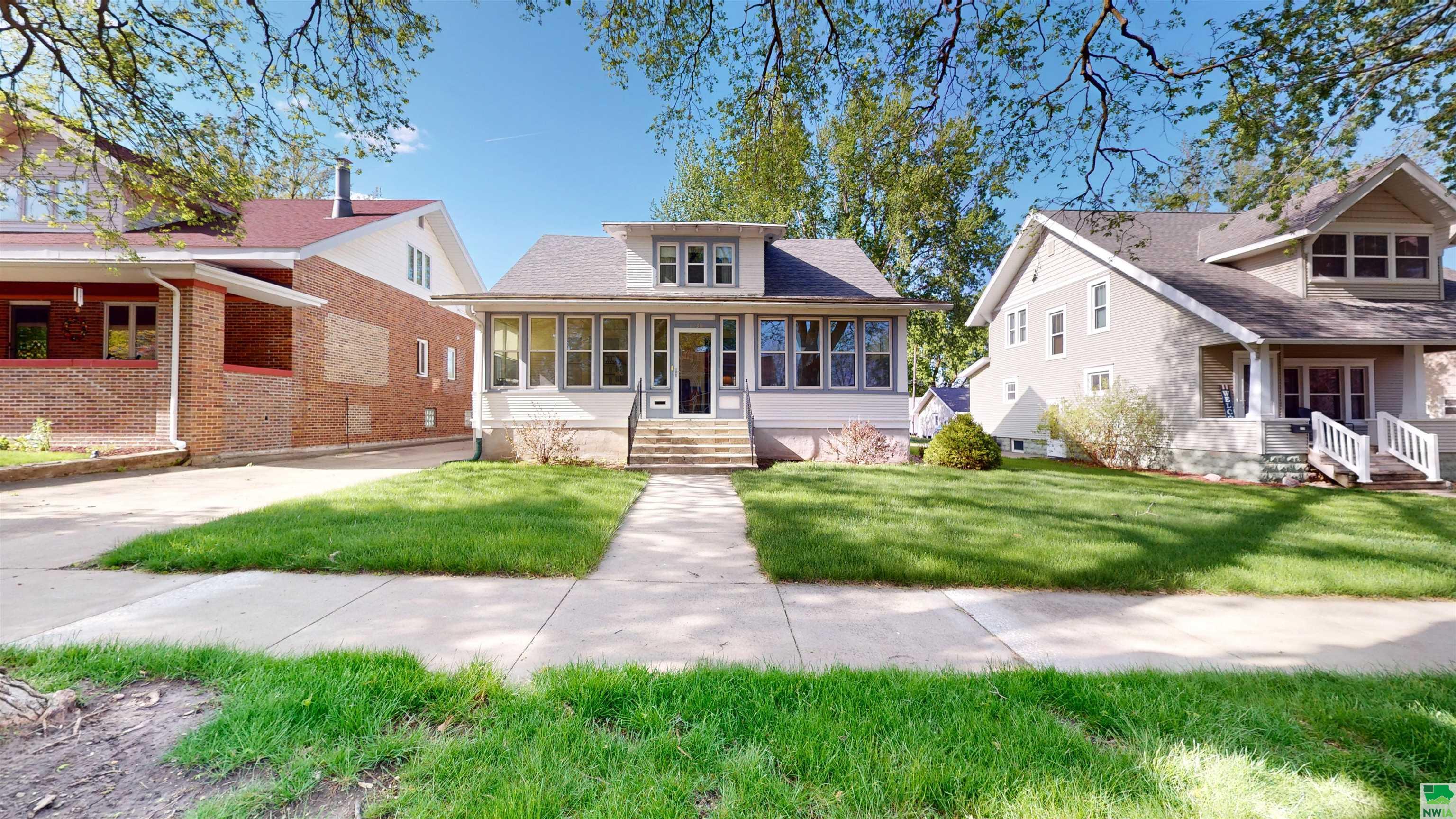 Cedar St, Cherokee, IA 51012