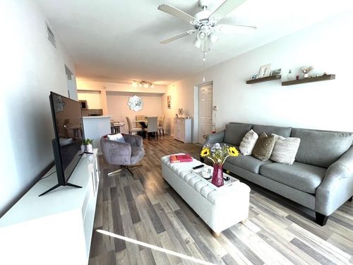 713 Villa Cir, Boynton Beach, FL, 33435-8914 | Card Image