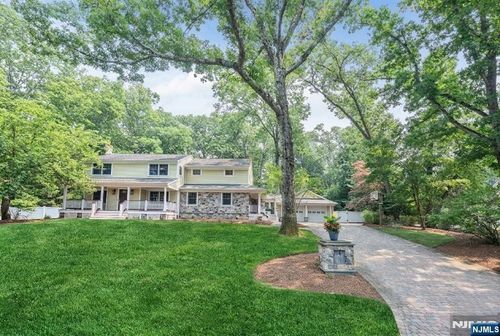 4 Burma Rd, Wyckoff, NJ, 07481-3315 | Card Image