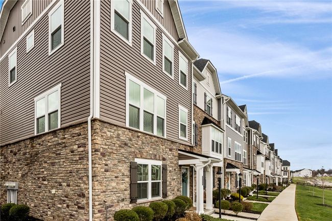 624 Amarth Ln, Townhouse with 3 bedrooms, 3 bathrooms and null parking in Cranberry Twp PA | Image 32