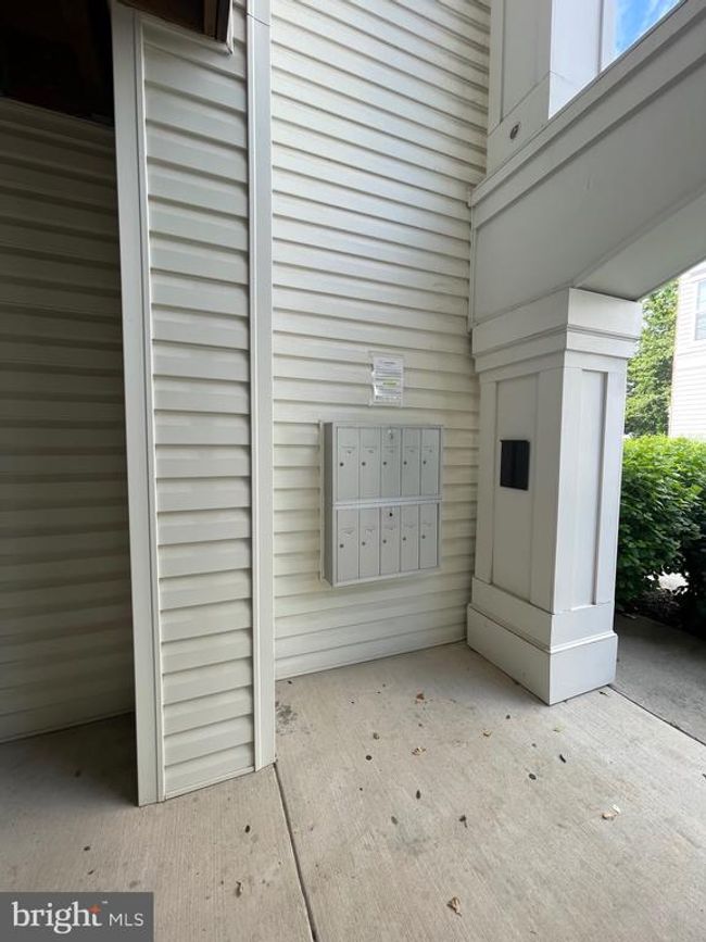UNIT-202 - 42480 Rockrose Sq, Condo with 3 bedrooms, 2 bathrooms and null parking in BRAMBLETON VA | Image 32